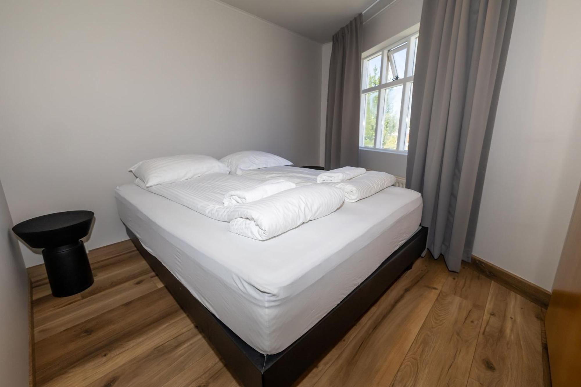 Steinaskjol Apartments อาคูเรย์รี ภายนอก รูปภาพ