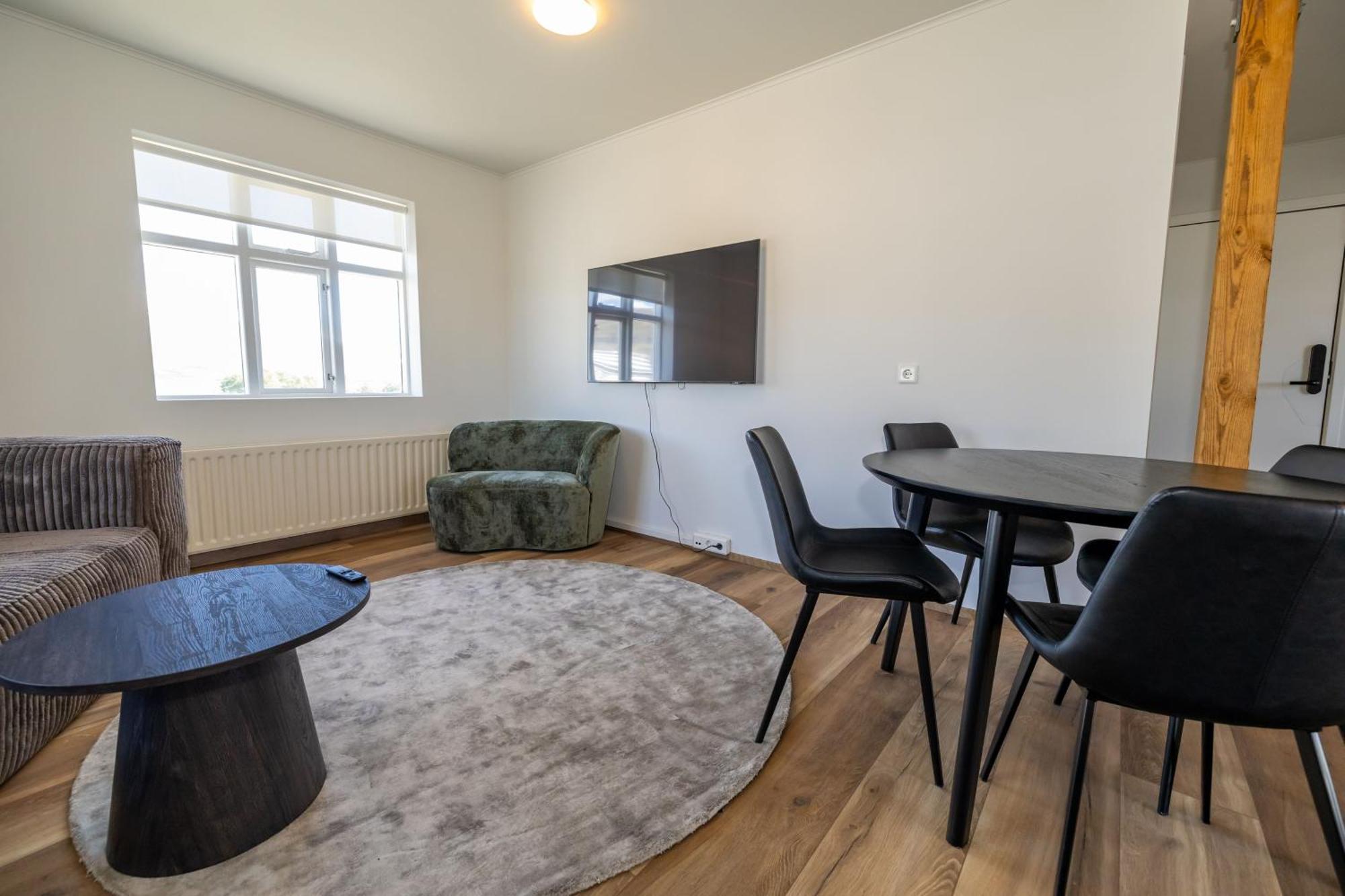 Steinaskjol Apartments อาคูเรย์รี ภายนอก รูปภาพ