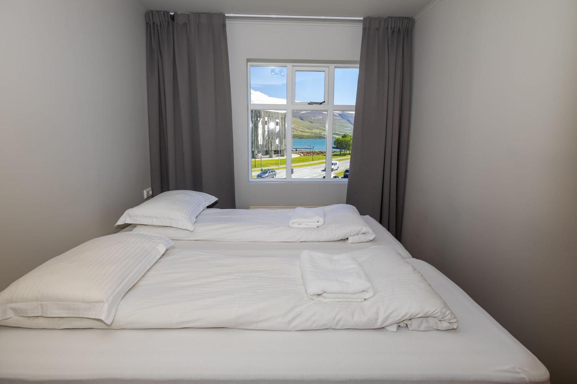 Steinaskjol Apartments อาคูเรย์รี ภายนอก รูปภาพ