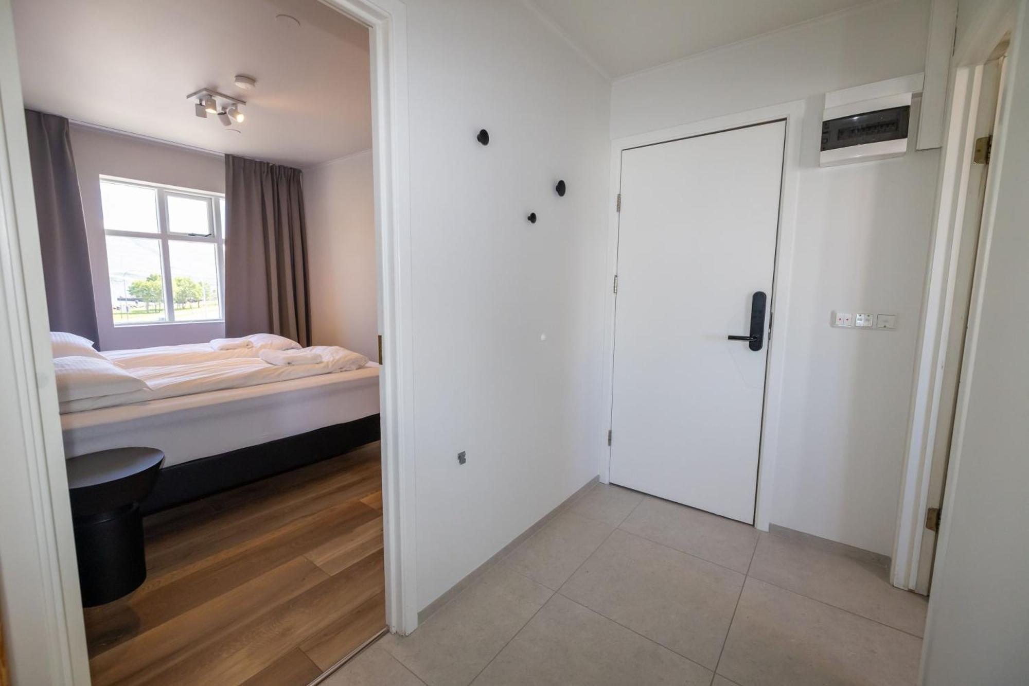 Steinaskjol Apartments อาคูเรย์รี ภายนอก รูปภาพ