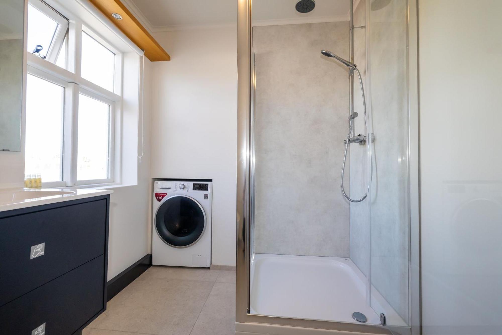 Steinaskjol Apartments อาคูเรย์รี ภายนอก รูปภาพ